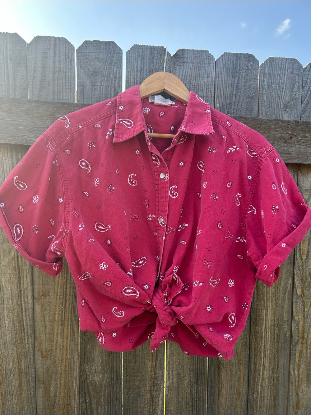 Cropped Bandana Print Button-Up Shirt - Deep Berry